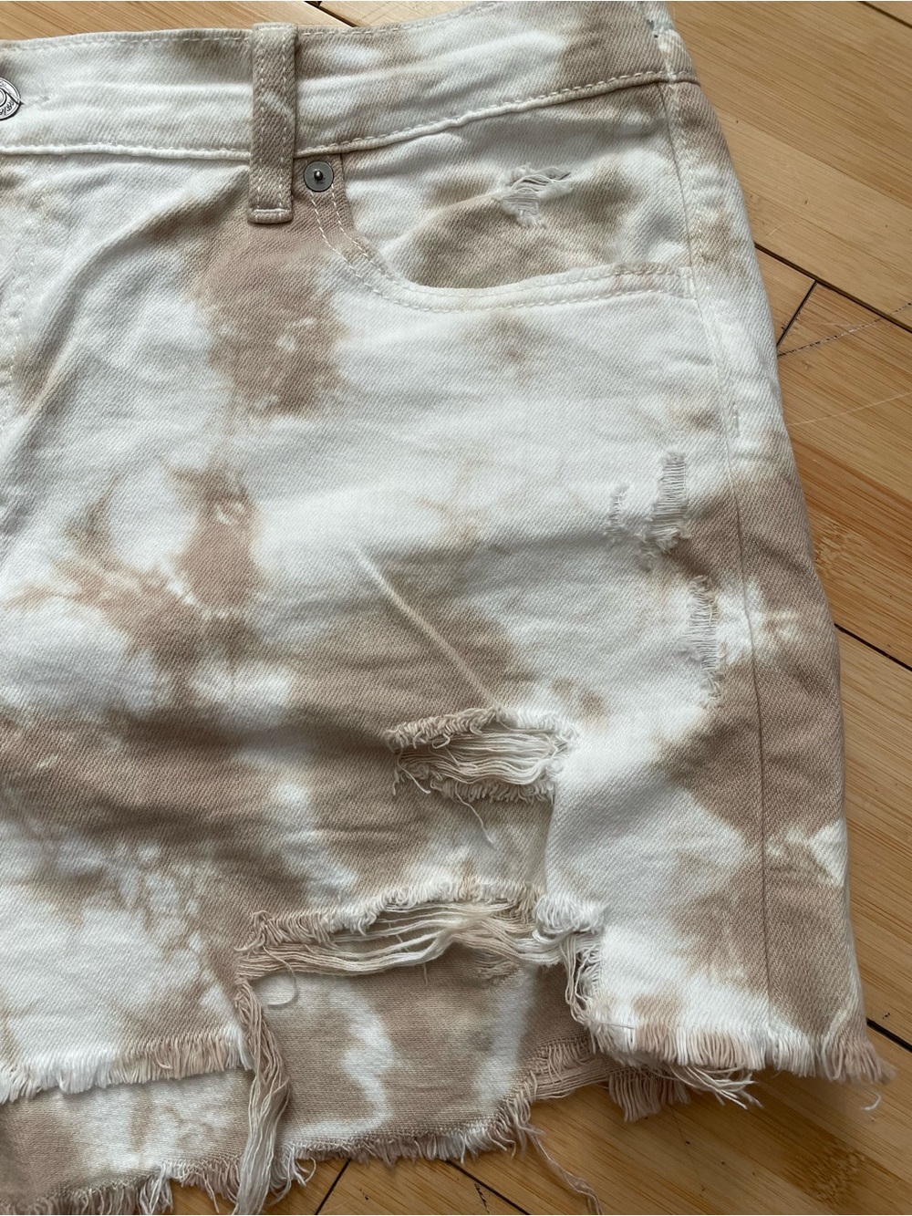 Aerie Daydream Shorts Tie-Dye High-Rise Frayed Hem Women’s Shorts - Cream/Tan - Picture 2 of 5